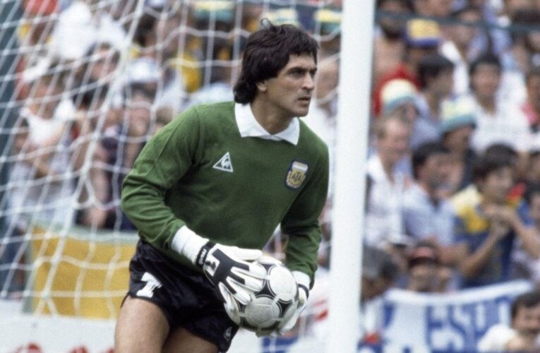 Grande Fillol⚽️                                                                 iVolada de palo a palo! La atajada de su vida!